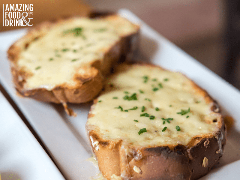 The Best Low-Carb Cheesy Keto Garlic Bread Recipes