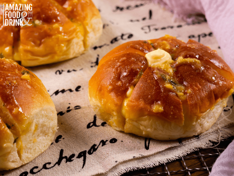The Best Low-Carb Cheesy Keto Garlic Bread Recipes