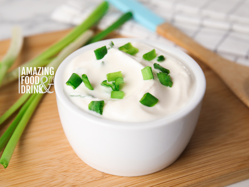 Sour Cream Onion Dip: Your Flavor Odyssey Awaits!