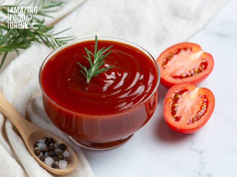 Crafting the Perfect Homemade Tomato Sauce from Scratch